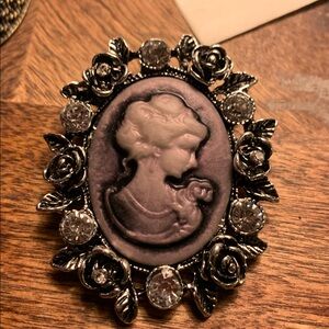 Rare Vintage Cameo Silver Tone & Lilac Roses Brooch